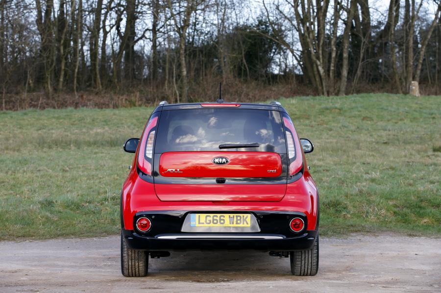  Kia Soul 2016 года  (UK) (фото 5 из 12)
